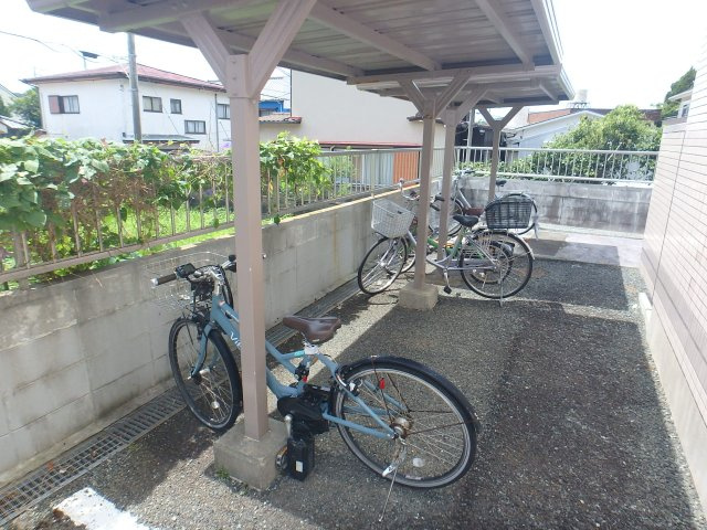 ピニエール下田の駐輪場