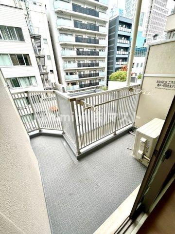 レジュールアッシュ谷町のバルコニー