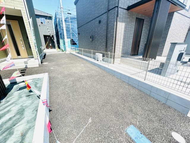 千葉市稲毛区萩台町第１の前面道路含む現地写真