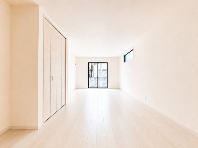 リーブルガーデン岸和田市八幡町２期の居間・リビング|明るく開放感のある19.5帖LDK♪家族でゆったり寛げる空間