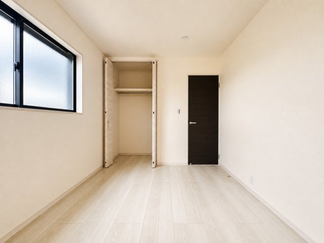 リーブルガーデン岸和田市八幡町２期の洋室|広々とした洋室です