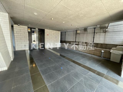 【エントランス】 | ヴェローナ空港西ルッソ | 建物の内部です