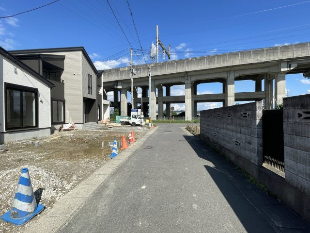 新築戸建・新築建売　郡山市富久山町久保田岡ノ城　行健小・行健中の前面道路含む現地写真