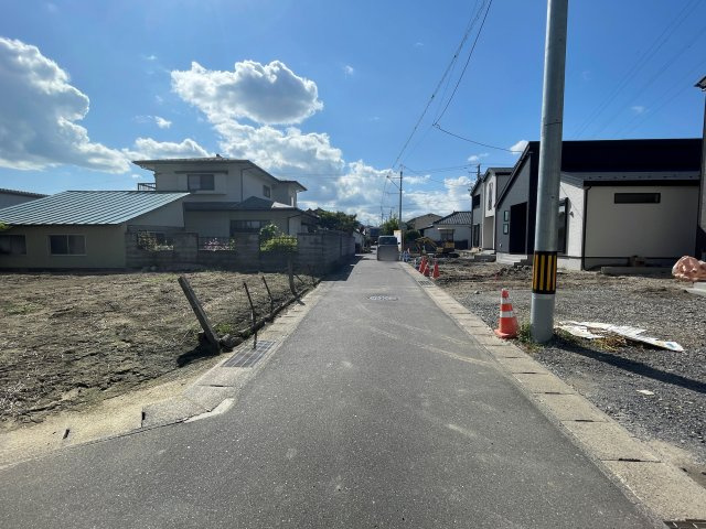 新築戸建・新築建売　郡山市富久山町久保田岡ノ城　行健小・行健中の前面道路含む現地写真