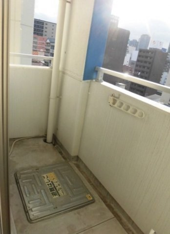 大阪市中央区内久宝寺町４丁目の賃貸マンションのバルコニー
