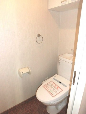 大阪市中央区内久宝寺町４丁目の賃貸マンションのトイレ