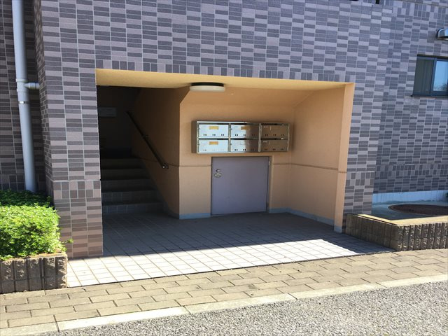 清潔なエントランスです