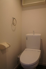 清潔感のあるトイレです
