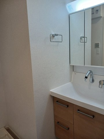 ラフェルム千歳烏山の洗面所|ゆったりとスペースのある洗面所