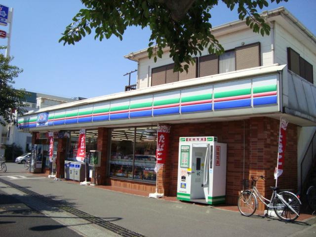 コンビニ（スリーエフ）まで1,100ｍ