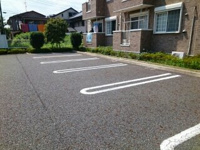 車をお持ちの方に嬉しい駐車場付きの物件です