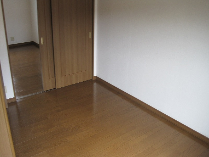使い勝手のいい洋室です