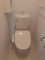 清潔感のあるトイレです