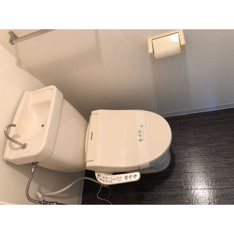 ゆったりとした空間のトイレです