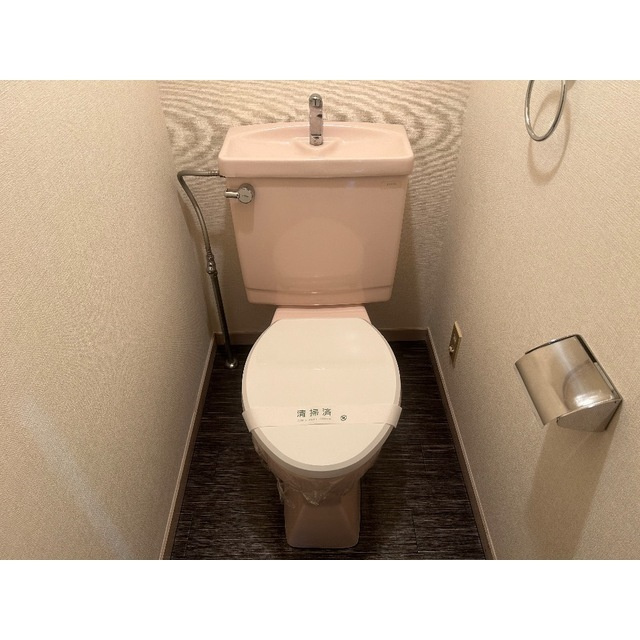 コンパクトで使いやすいトイレです