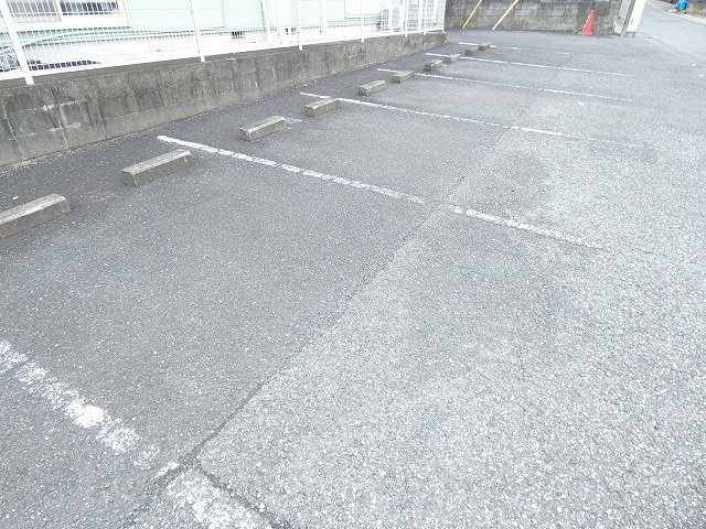駐車場に車を止められます