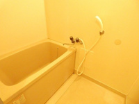日々の疲れを癒すお風呂付です
