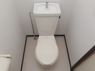 コンパクトで使いやすいトイレです