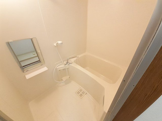 コンパクトで使いやすいお風呂です