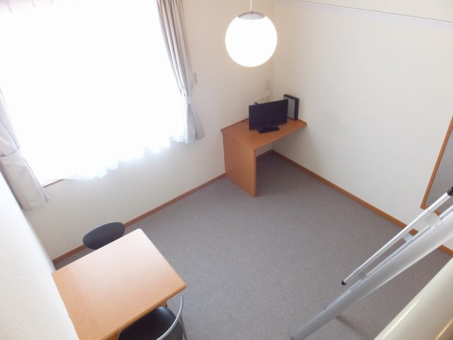 ロフト付きのお部屋は天井が高い為、圧迫感が軽減されます。
