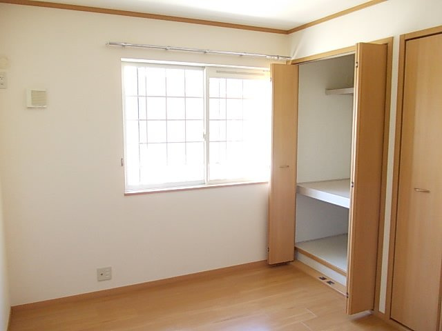 内装は落ち着いています