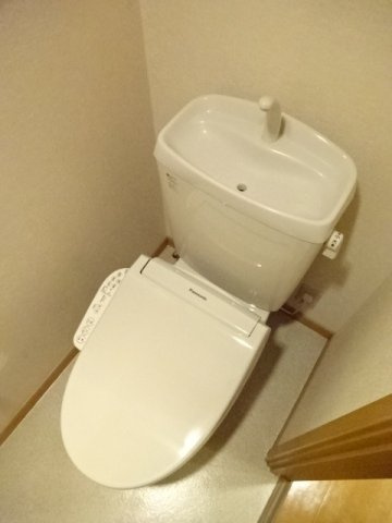 ゆったりとした空間のトイレです