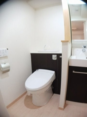 清潔感のあるトイレです