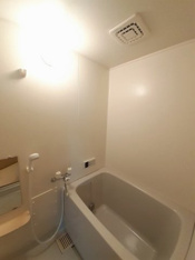 日々の疲れを癒すお風呂付です