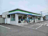 ファミリーマートまで110m