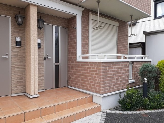 落ち着いたエントランスです