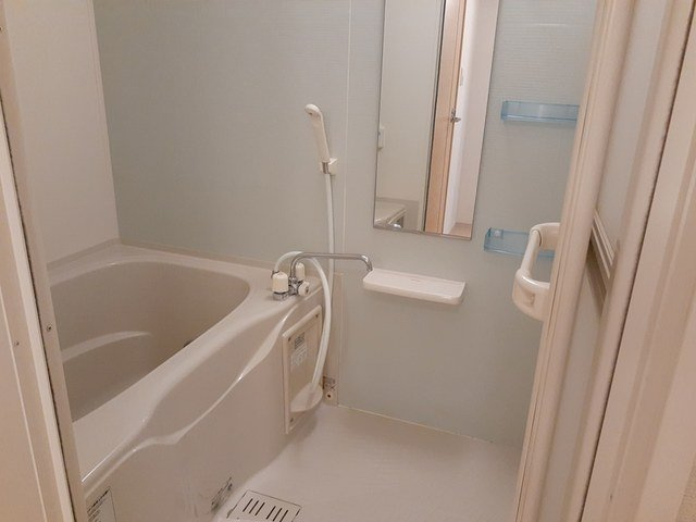 コンパクトで使いやすいお風呂です
