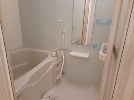 コンパクトで使いやすいお風呂です