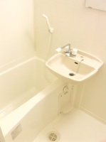 コンパクトで使いやすいお風呂です