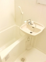 コンパクトで使いやすいお風呂です