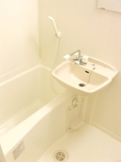 コンパクトで使いやすいお風呂です