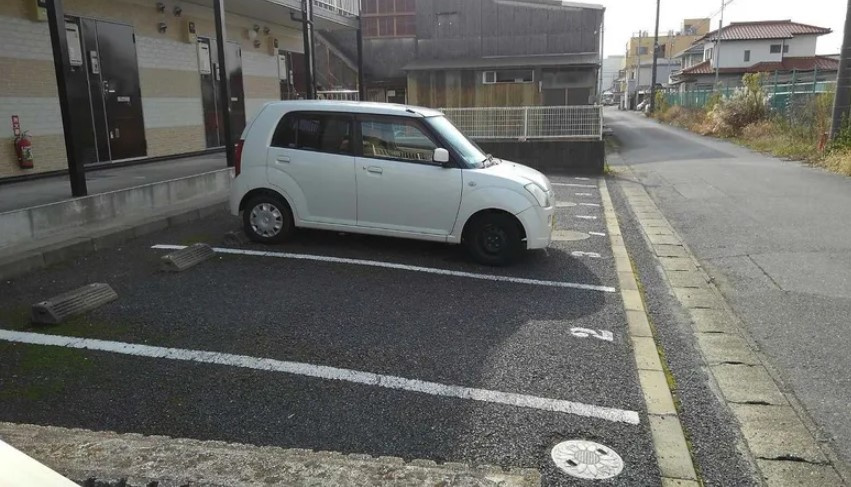 レオパレスキタパレスの駐車場