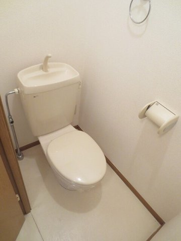 清潔感のあるトイレです