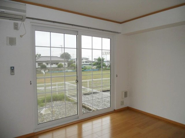 明るい色調の室内です