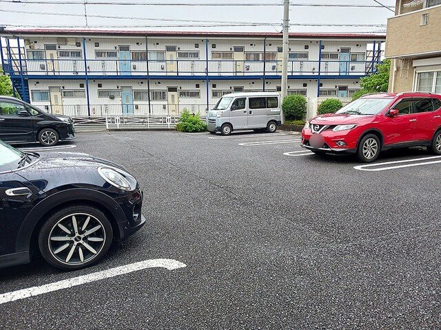 駐車場があるので、車を買う予定の方も安心です