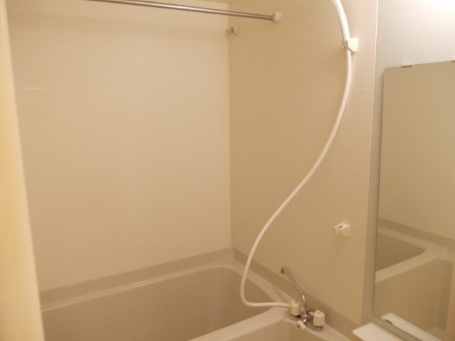 コンパクトで使いやすいお風呂です