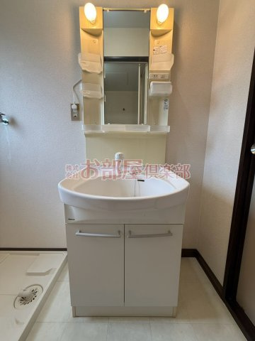 上津コーポE棟の洗面所|使いやすい洗面所です