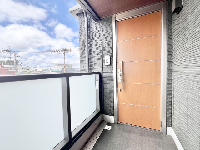 落ち着いた玄関です