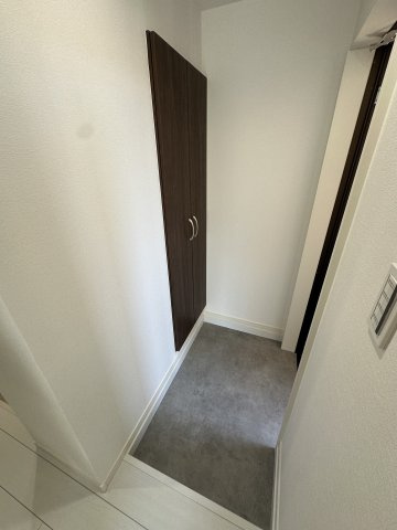 収納もある玄関です