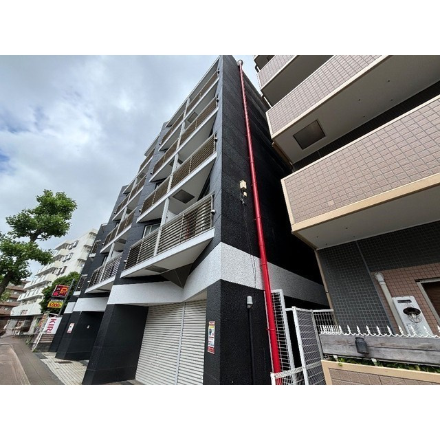 落ち着いた雰囲気の外観です