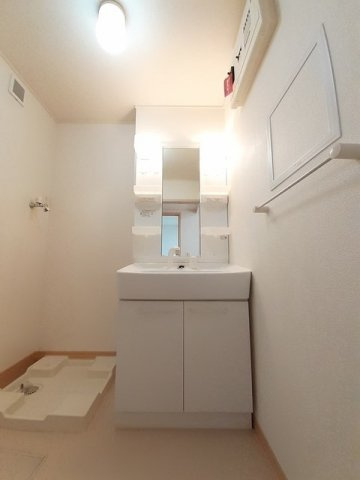 忙しい朝には欠かせない洗面所です
