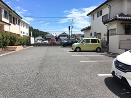 駐車場に車を止められます