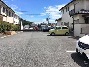 駐車場に車を止められます