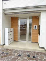 清潔なエントランスです