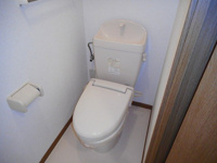コンパクトで使いやすいトイレです
