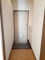 毎日通る玄関はこちらです